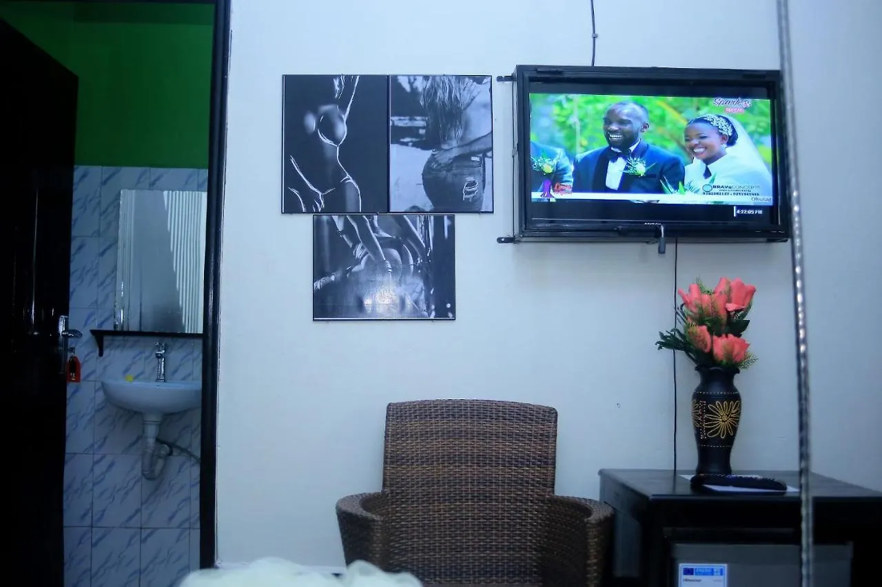 Bed & Breakfast Awooooo Accommodation Kampala Uganda